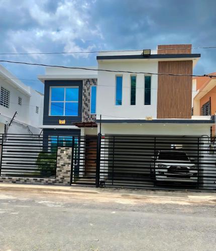 Villa súper cómoda 3 habitaciones con piscina – khách sạn tại Lotificacion del Este