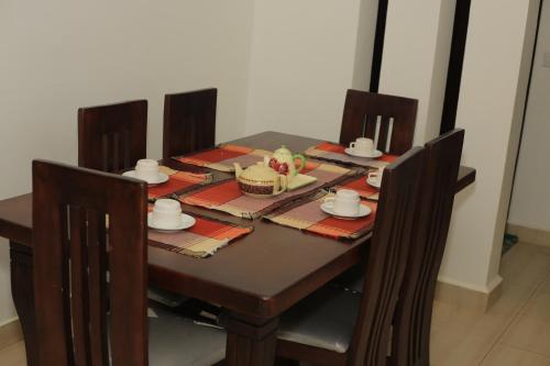 Bree's Lake Shore Apartment Entebbe in Lyamutundwe