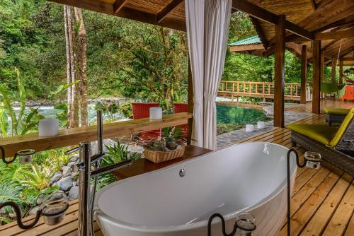 Pacuare Lodge by Boena in Bajo Tigre