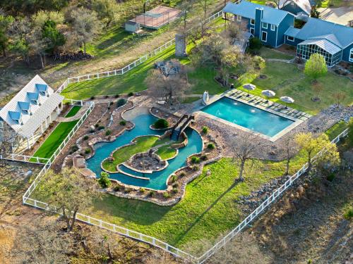 Lazy River Ranch - Pool, Golf, Swim-up Bar, Pickleball