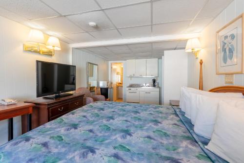 Sea View Inn - image 42