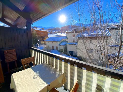 Joli T2 en duplex au centre station du Sauze - à 50m des pistes