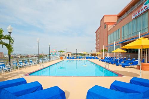 Swimming pool, GRAND HOTEL OCEAN CITY in Boardwalk