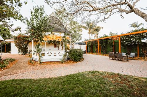 Kaleidoscope Inn & Gardens - image 8