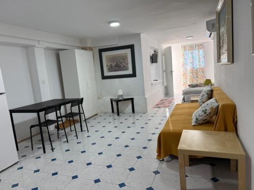 Hostal Apartamentos Playa del Palo in Este