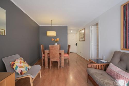 Modern 1BR with view of the Costanera Center
