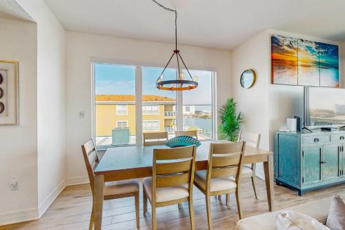 Dolphin's Cove - Clearwater Beach FL - image 29