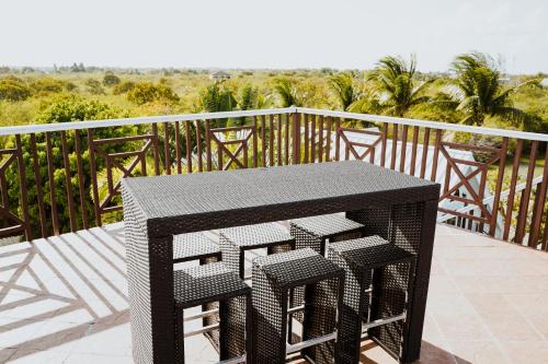 Shangri-La Boutique Bed & Breakfast in Grand Kaimanas