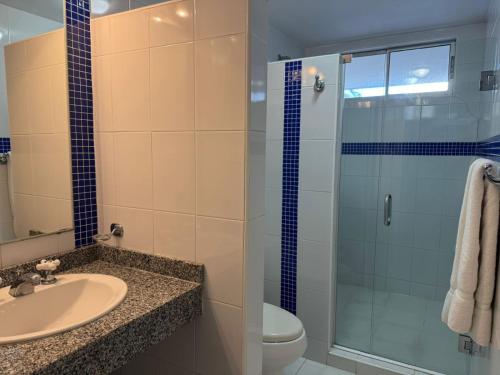 Standard Suite image 3