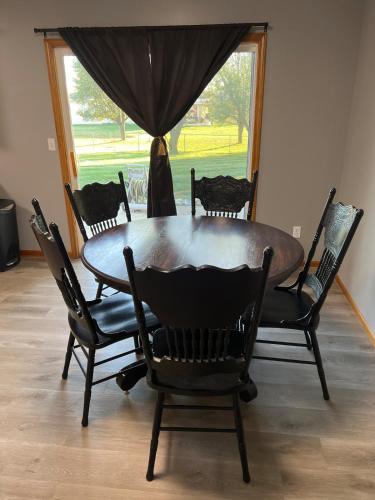 Relax Enjoy Mid-Missouri with Fenced in Back Yard in 布恩維爾
