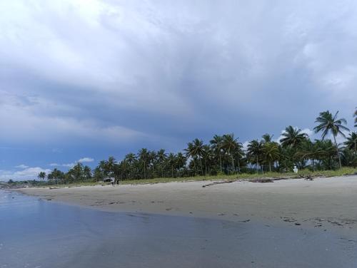Glamping premium vista al rio Isla Portete in Mompiche