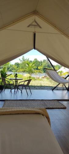 Glamping premium vista al rio Isla Portete in Mompiche