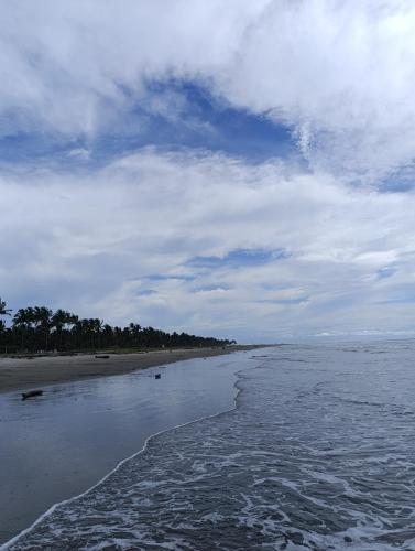 Glamping premium vista al rio Isla Portete in Mompiche