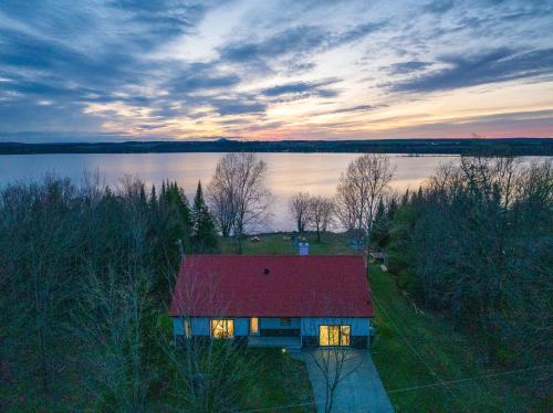 . Chalet des Oiseaux Bleus, Spa, Lac