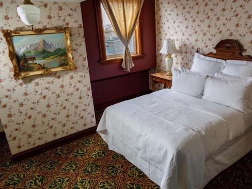 1 queen bed