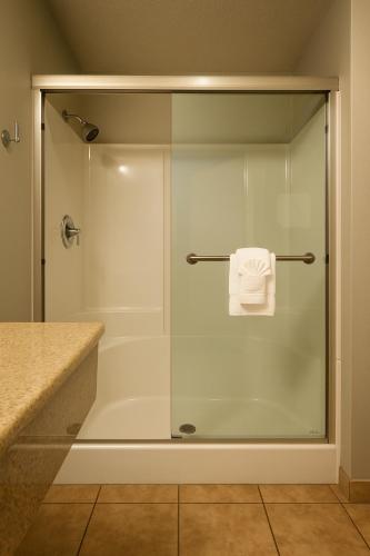 Sunnyside Inn and Suites - image 11