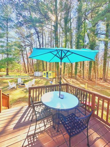 Iekārtas, Uncle Bill's Lodge and Soccer Pool Showdown in Berkeley (VA)