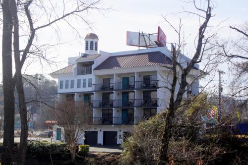 Rivergate Mountain Lodge – Pigeon Forge, TN