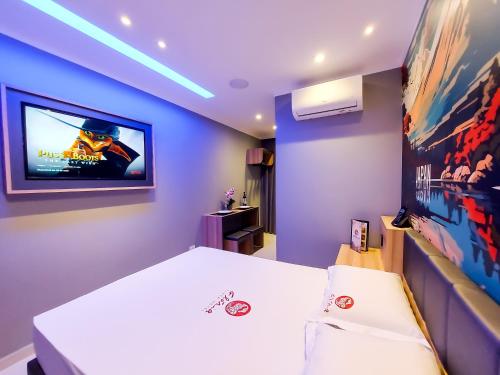 Deluxe Room image 2