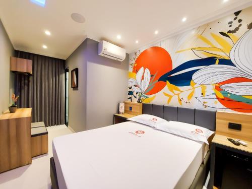 Deluxe Room image 3