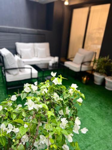 ORY luxury garden Jacuzzi - image 5