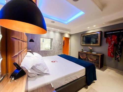 King Room with Spa Bath image 9