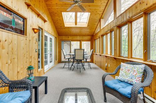 1/2 Mi to Boat Ramp: Lake Wallenpaupack Retreat! in Lakeville (PA)