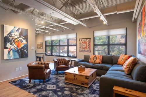 Luxury in the Heart of Historic Downtown Santa Fe 1050 Sq Ft