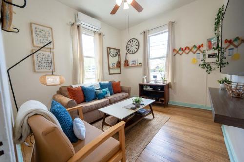 ห้องพัก, Breezy 1BR Retreat Walk to UofA and Spring Fun near พิพิธภัณฑ์เด็ก ทูซอน