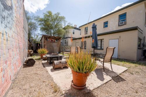 สวน, Breezy 1BR Retreat Walk to UofA and Spring Fun near พิพิธภัณฑ์เด็ก ทูซอน