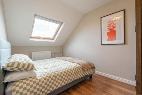 Sky view apartment in Sheffield - image 4