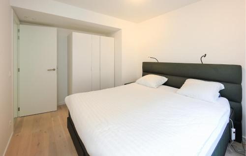 Two-Bedroom Apartment image 5