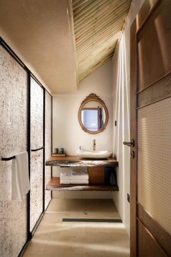 Double Room image 3