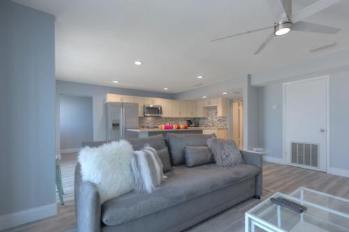 Sea La Vie Beach Oceanfront Patio Pet Friendly in Jacksonville Beach, USA