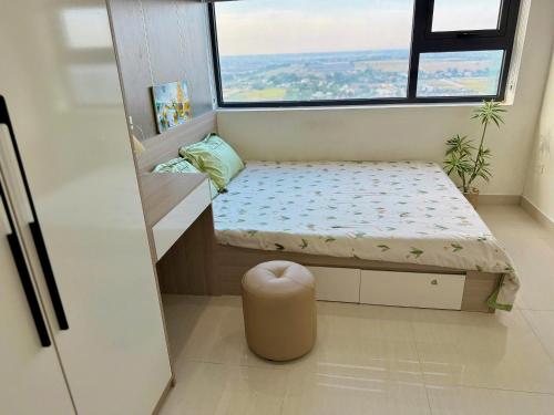 Two-Bedroom Apartment with City View image 4