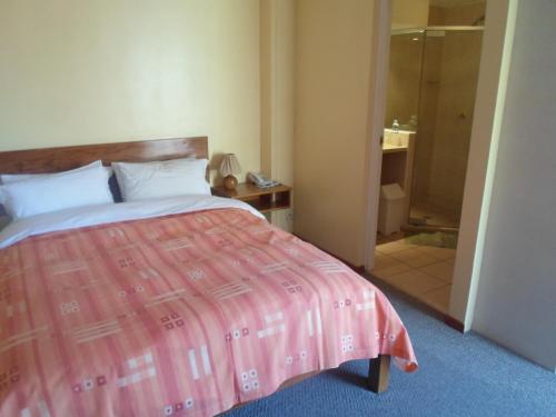 1 queen bed
