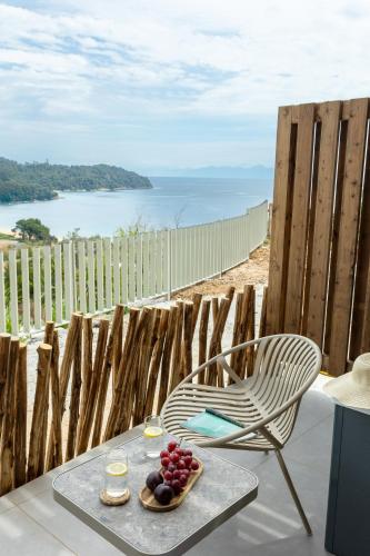 Deluxe Double or Twin Room with Spa Bath image 6