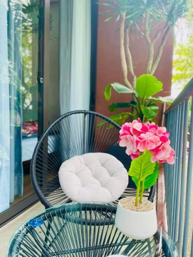 Boom Casa Homestay near Museum of Royal Fine Arts