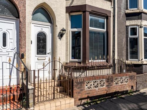 Liverpool, Anfield 3 Bed Home, Parking & Wifi - Pass the Keys, Liverpool (photo 5)