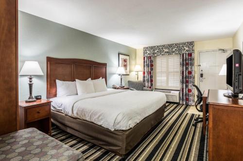 Clarion Pointe Huntsville Research Park - image 12