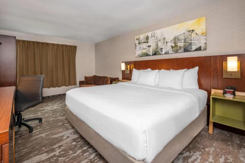 Room, 1 King Bed with Sofa Bed, 2nd Floor, Non-Smoking