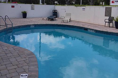 Comfort Suites Sawgrass - image 6