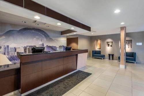 Cambria Hotel Madison East - image 12