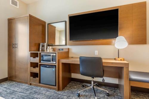 681718008 Cambria Hotel Davenport Quad Cities