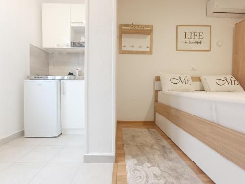 One-Bedroom Apartment image 10