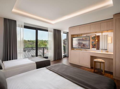 room detail thumbnail 0