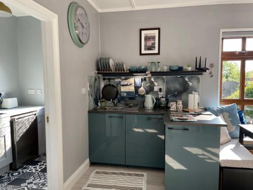 The Conifers Studio Apartment With Private Garden in Killinick