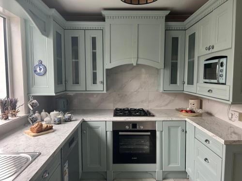 Luxury 4 bedroom lodge in Doolin in Gortaclob