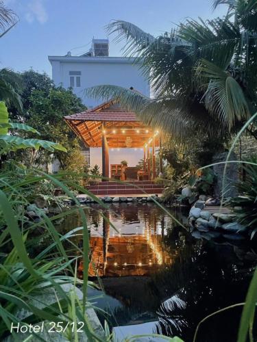 Exterior view, Khach san 25 thang 12 - Tanh Linh in Madagui (Dalat)