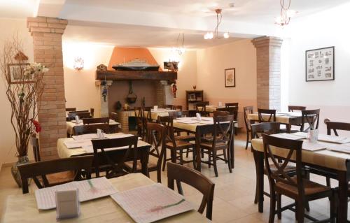 Restoran, Hotel Ristorante Italia in Certosa di Pavia